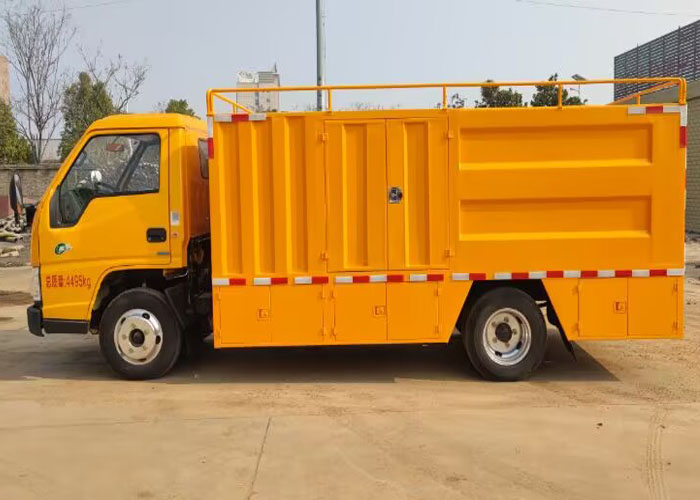 江鈴藍牌污水處理車